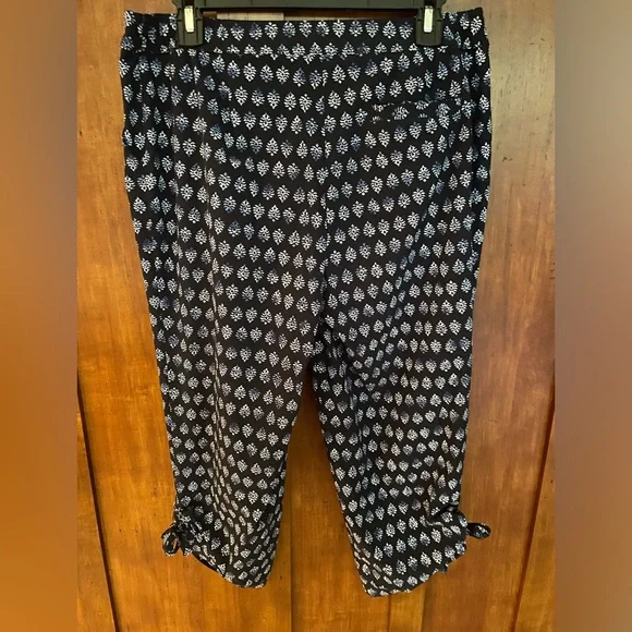 Zenergy Ikat Print Adjustable Capris Size M - Picture 2 of 4